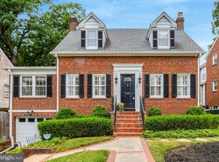 1114 N Harrison St, Arlington, VA 22205