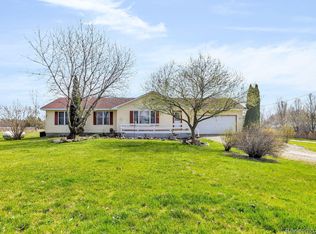 9449 Crofoot Rd, Fowlerville, MI 48836