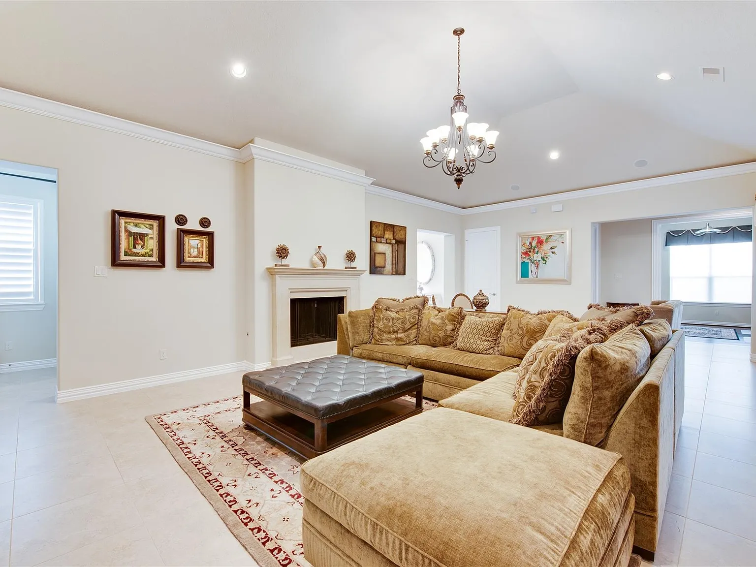 4 bed, 3.5 bath, 3243 sqft, $5,700 — Photo 3