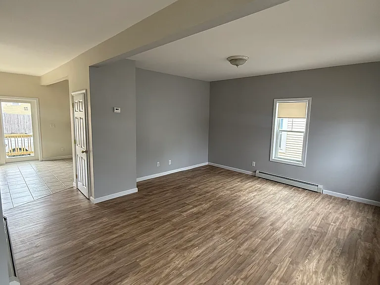 183 Center St — Photo 3