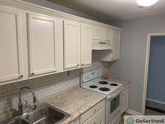 4th image of 3340 E Tuskegee Cir