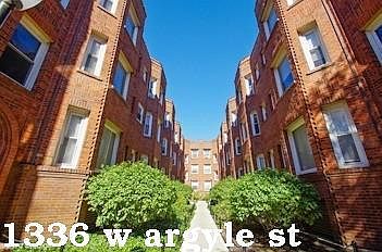 2nd image of 1336 W Argyle St #1626