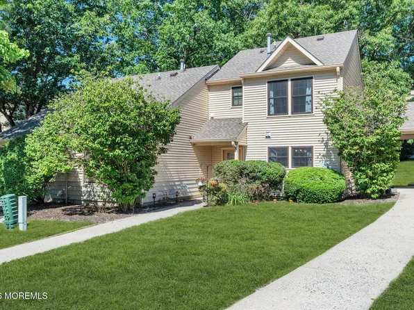 81 Whispering Oaks Way, Jackson, NJ 08527