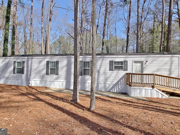 52 Fernwood Dr, Fayetteville, GA 30214