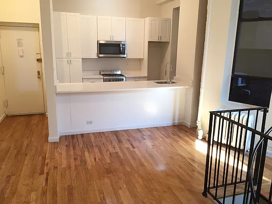 Rented by Sky Management | media 27