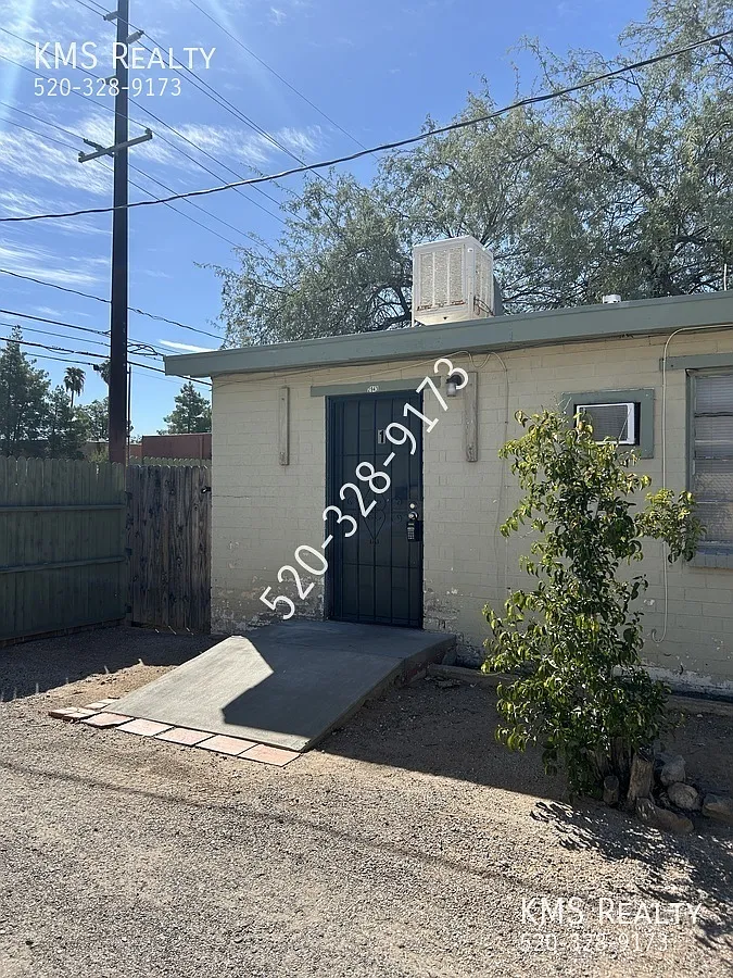 1 Bed / 1 Bath - Owner/Agent — Photo 1