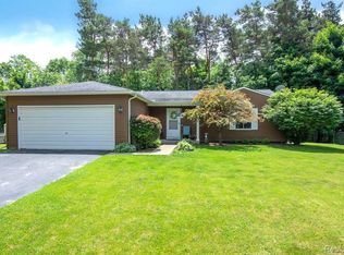 920 Oakwood Rd, Ortonville, MI