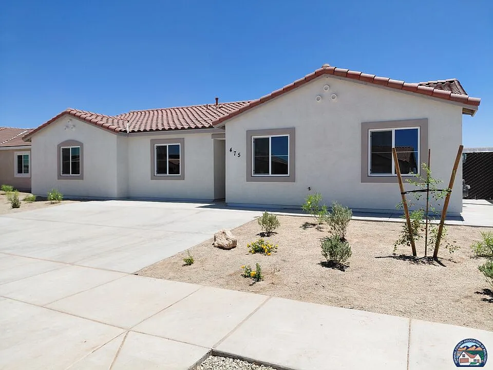 4 bed, 2.0 bath, 1669 sqft, $2,500 — Photo 3