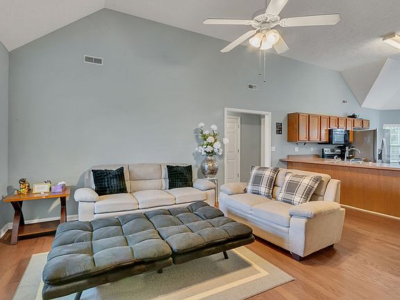 4th image of 2916 Cliffside Dr
