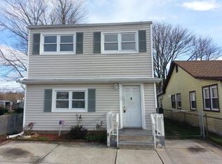 47 Kildare Rd, Island Park, NY 11558