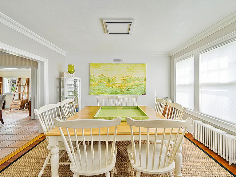 Ponquogue Ave — Photo 8