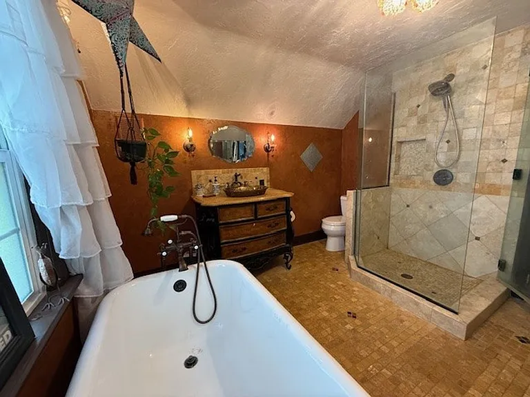 2324 S Jefferson St — Photo 26
