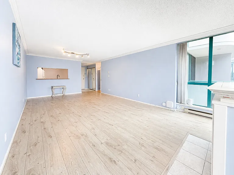 7500 Granville Ave #405 — Photo 12
