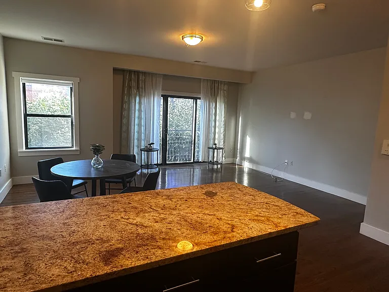700 New St #102 — Photo 8