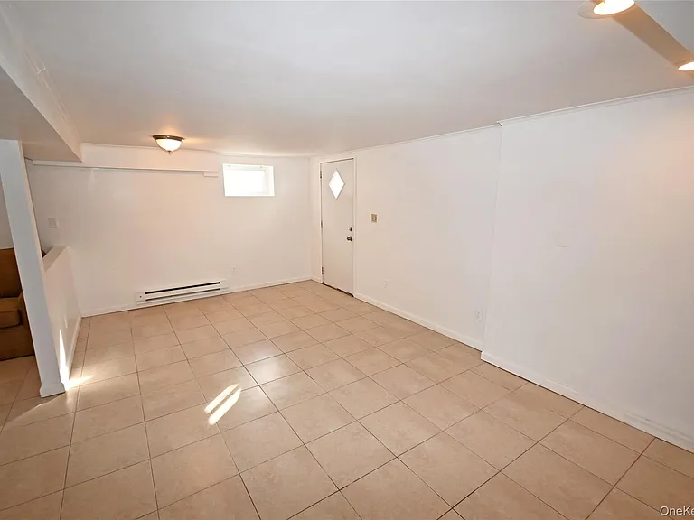 1047 N 7th St #WHOLE HOUSE — Photo 11