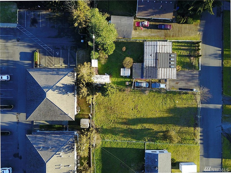 2nd image of 10217 Holly Ln SW