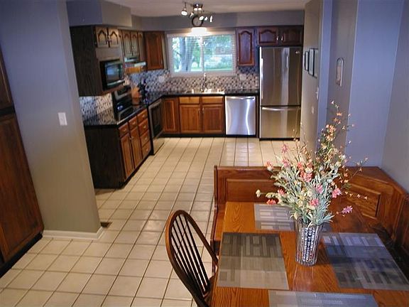 2nd image of 4157 Beechwood Dr