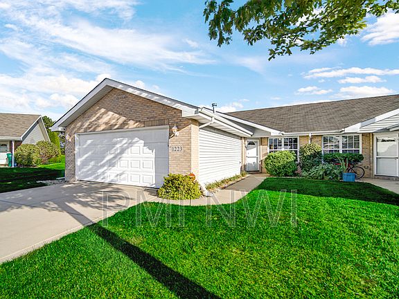 4th image of 1223 W 83rd Ct