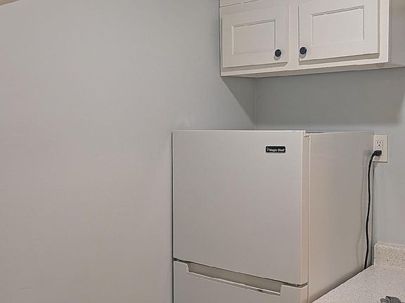 4th image of 2408 E 4th St