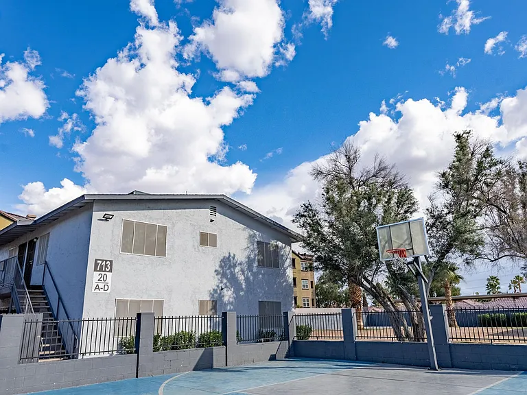 720 Aster Ln — Photo 5