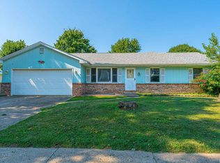 205 Teal Dr, Chatham, IL 62629