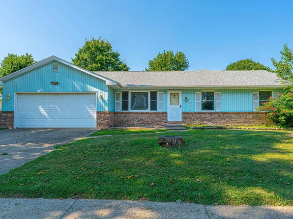205 Teal Dr, Chatham, IL 62629