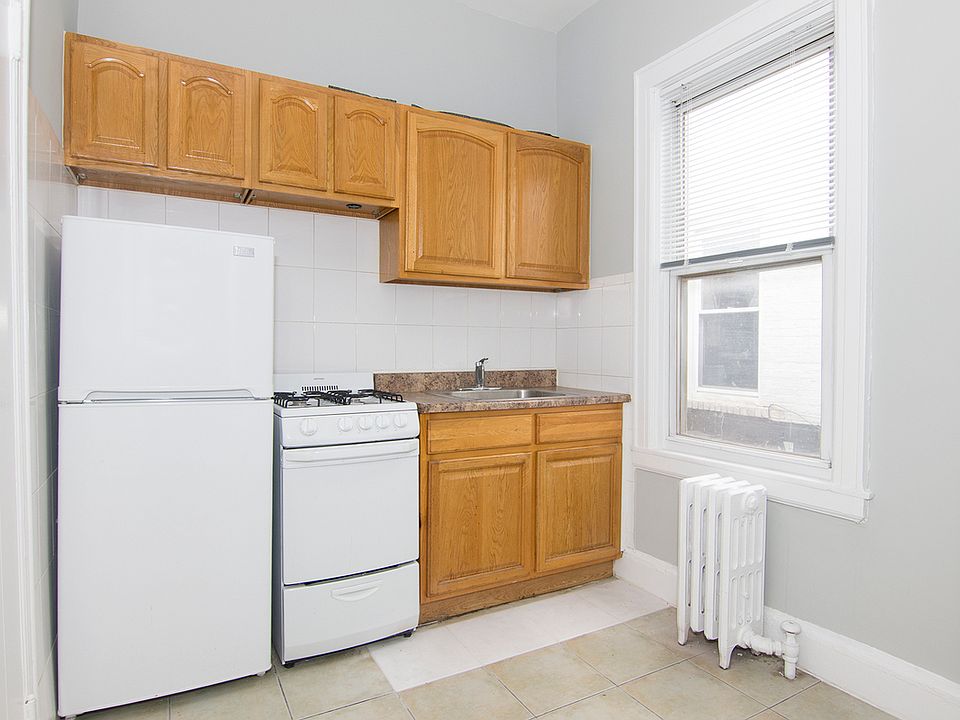 1st image of 32-37 Steinway St #2F