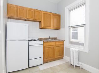 32-37 Steinway St #2F, Astoria, NY 11103