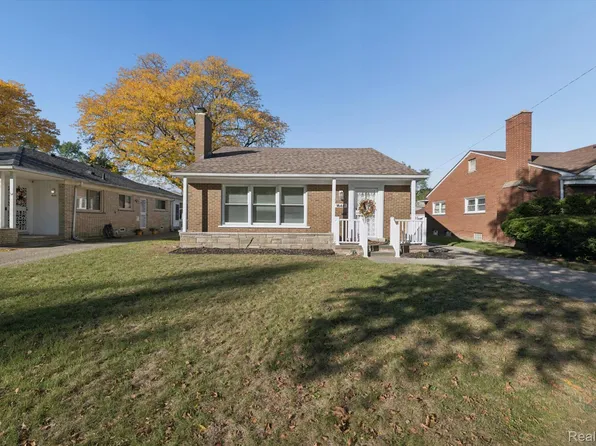 18441 Warrington Dr, Detroit, MI 48221