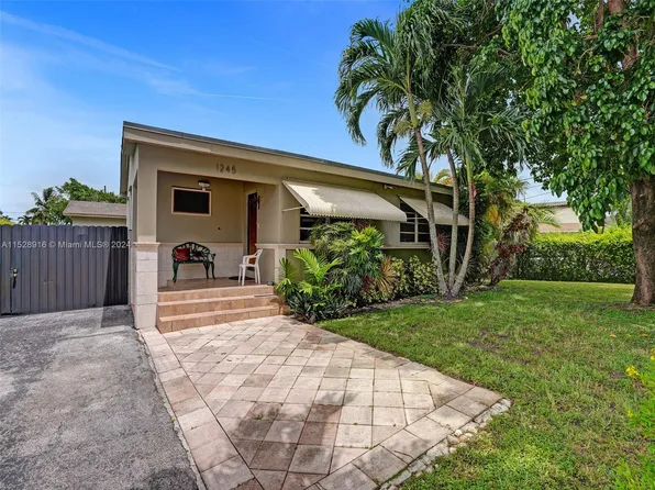 1245 SW 90th Ave, Miami, FL 33174
