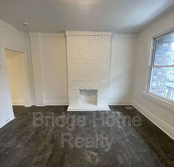 128 S Spring Ave — Photo 6