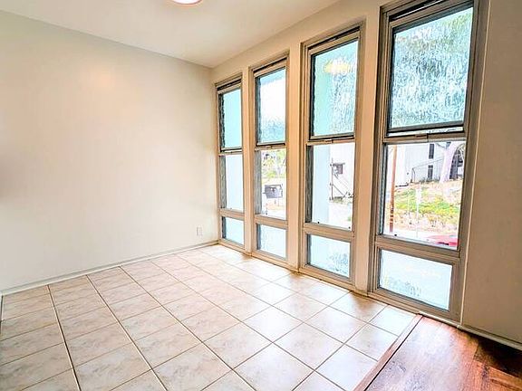 4th image of 7758 W 91st St #6