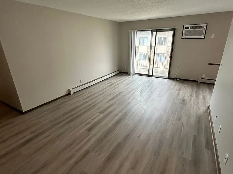 Highland Gables Apartments — Photo 16