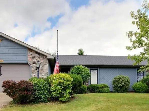 2228 Candlewick Dr, Fort Wayne, IN 46804