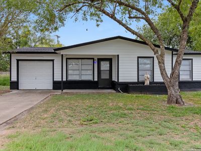 1519 E Corpus Christi, Beeville, TX, 78102