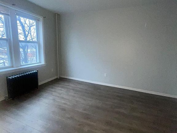 4th image of 120 Belgrove Dr #3