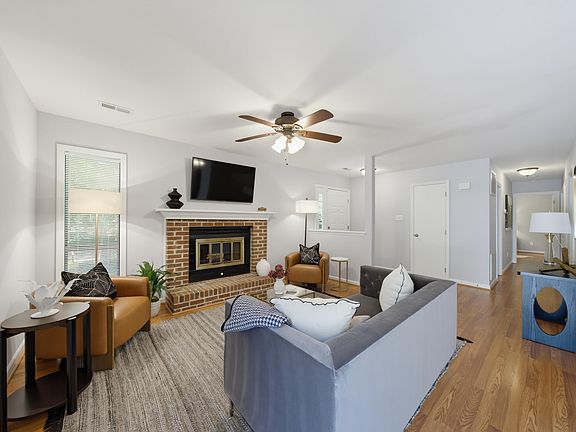 2nd image of 221 Clancy Cir