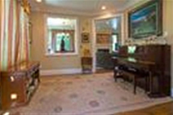 3rd image of 715 Cilker Ct