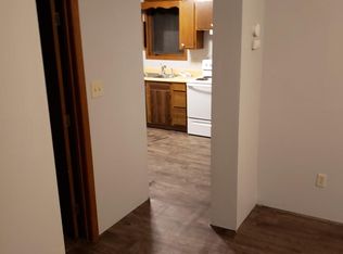 324 4th Ave SW APT 1, Aberdeen, SD 57401