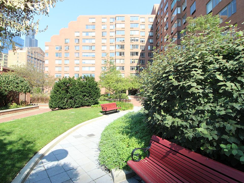1st image of 801 S Plymouth Ct APT 219