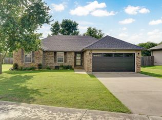 795 S Saratoga St, Willard, MO 65781