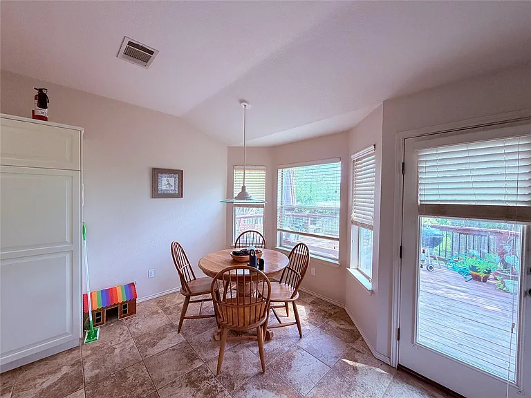 2805 Feathercrest Dr — Photo 7