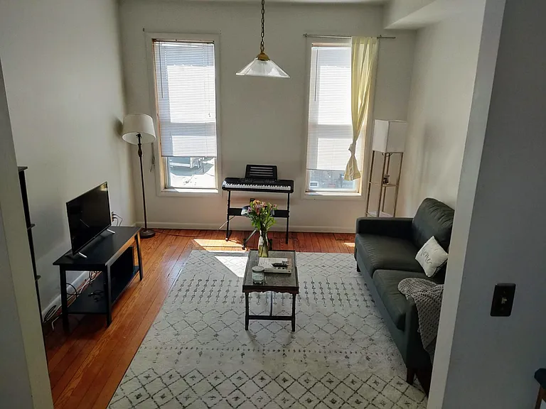 1545 S Charles St #B — Photo 3