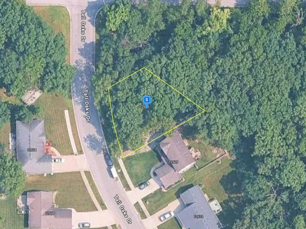 12605 Tall Oaks Dr, Cedar Lake, IN 46303