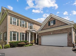 121 Camelot Ln, Newtown Square, PA 19073