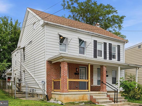 2nd image of 812 Dale St