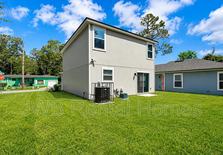 1760 Rutledge Ave — Photo 15