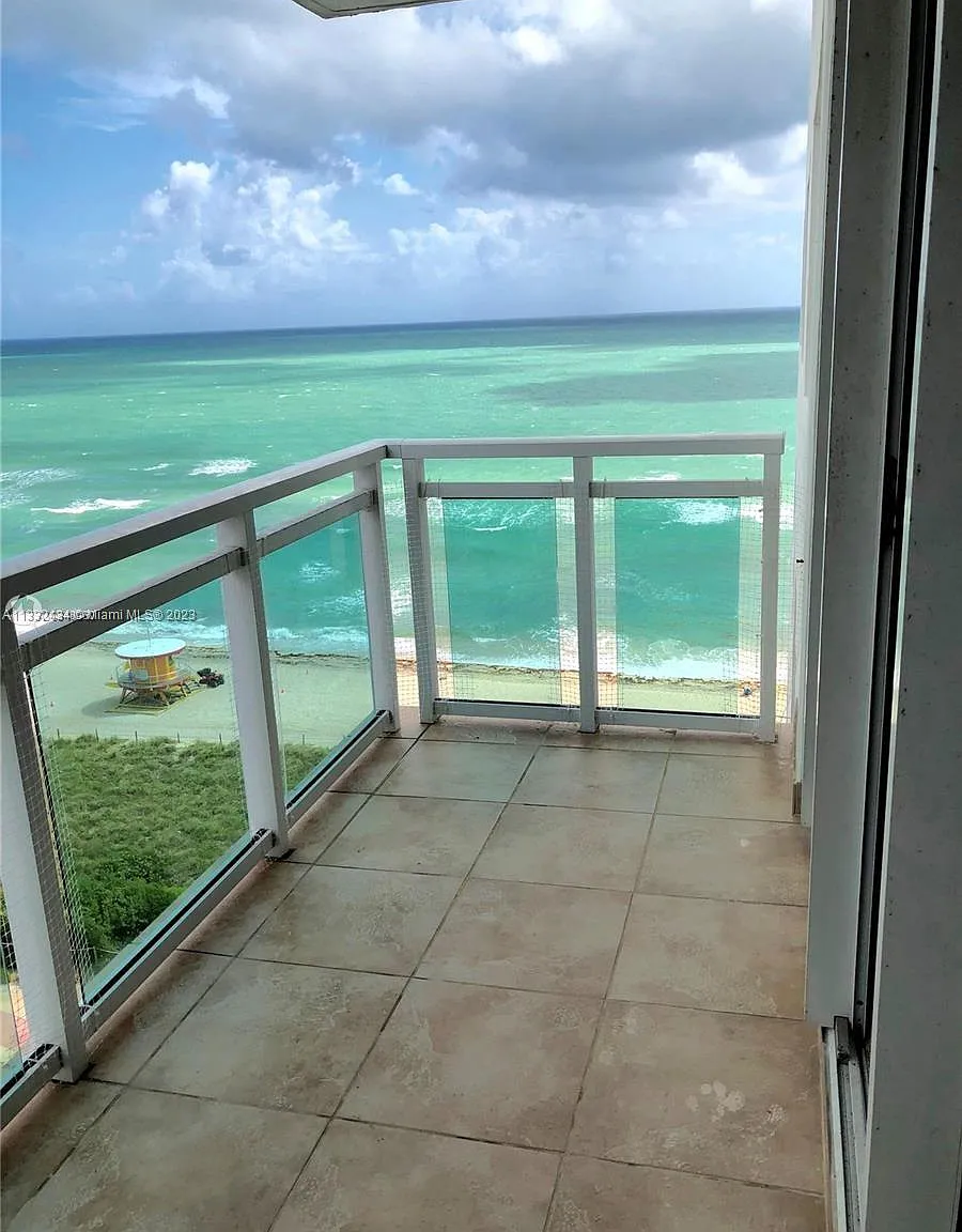 1 bed, 1.5 bath, 812 sqft, $2,800 — Photo 1