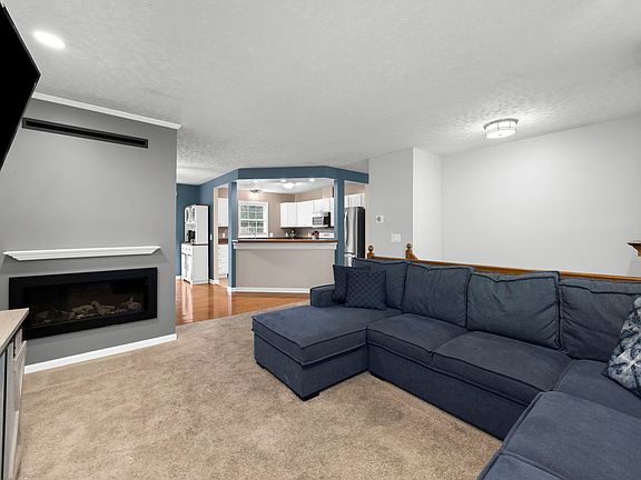 4th image of 625 Eichler Dr