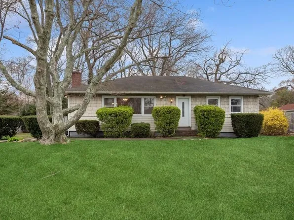 1118 Brookdale Avenue, Bay Shore, NY 11706